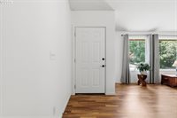 5880 Bird Song Way, Gladstone, OR 97027