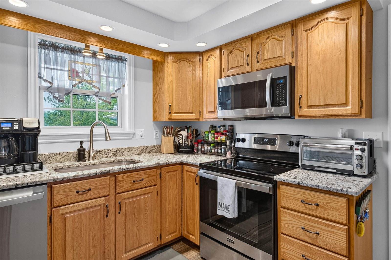 14 Autumn Lane, Lincoln, ME 04457