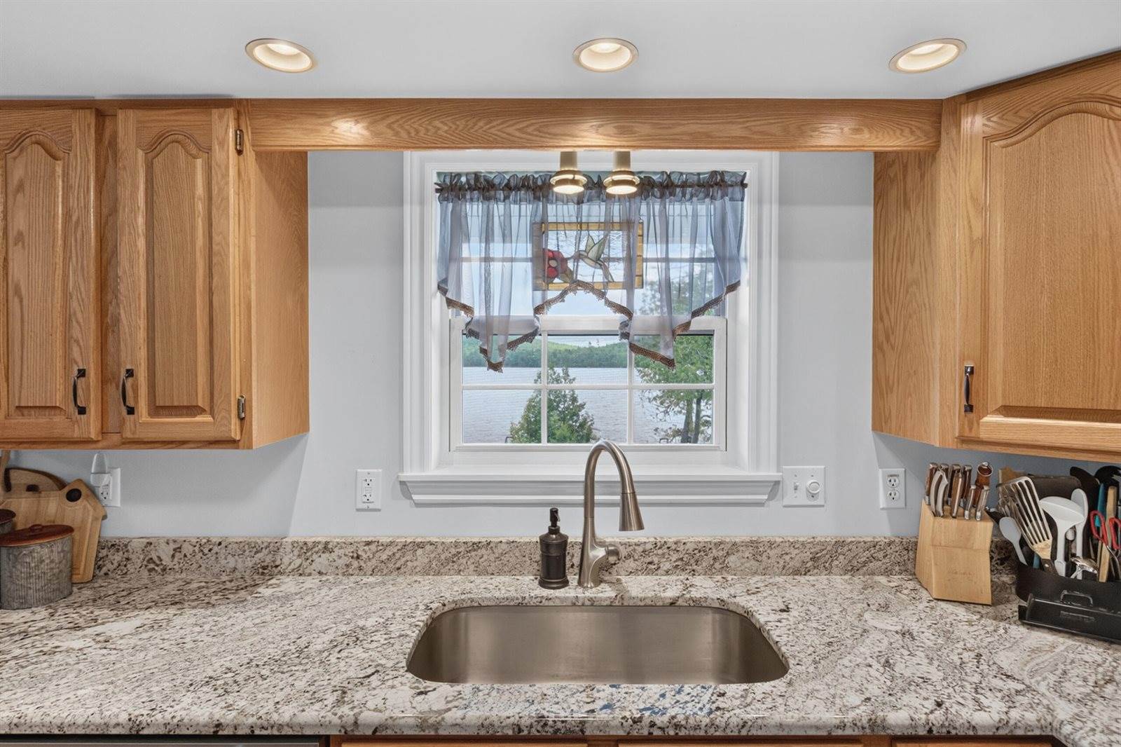 14 Autumn Lane, Lincoln, ME 04457