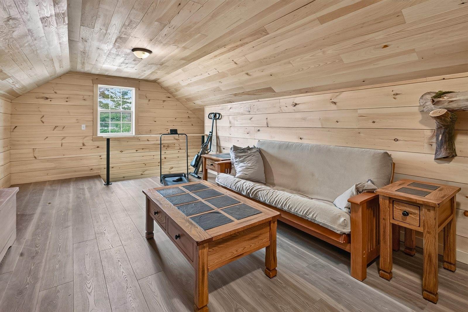 14 Autumn Lane, Lincoln, ME 04457