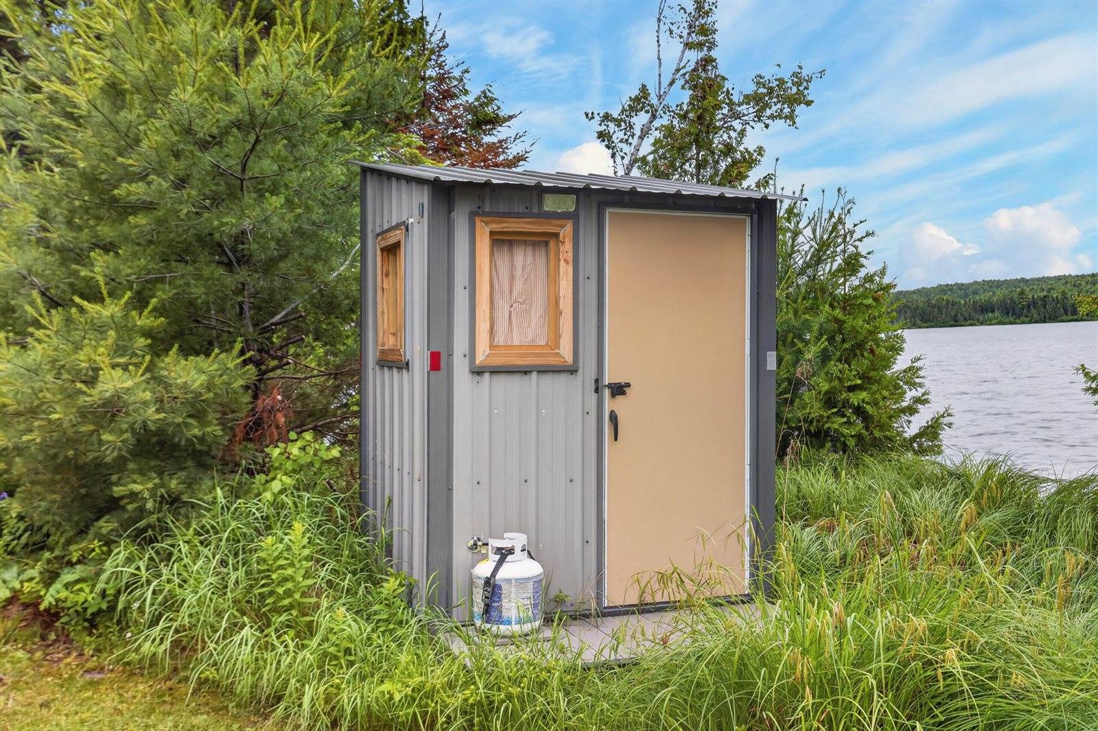14 Autumn Lane, Lincoln, ME 04457