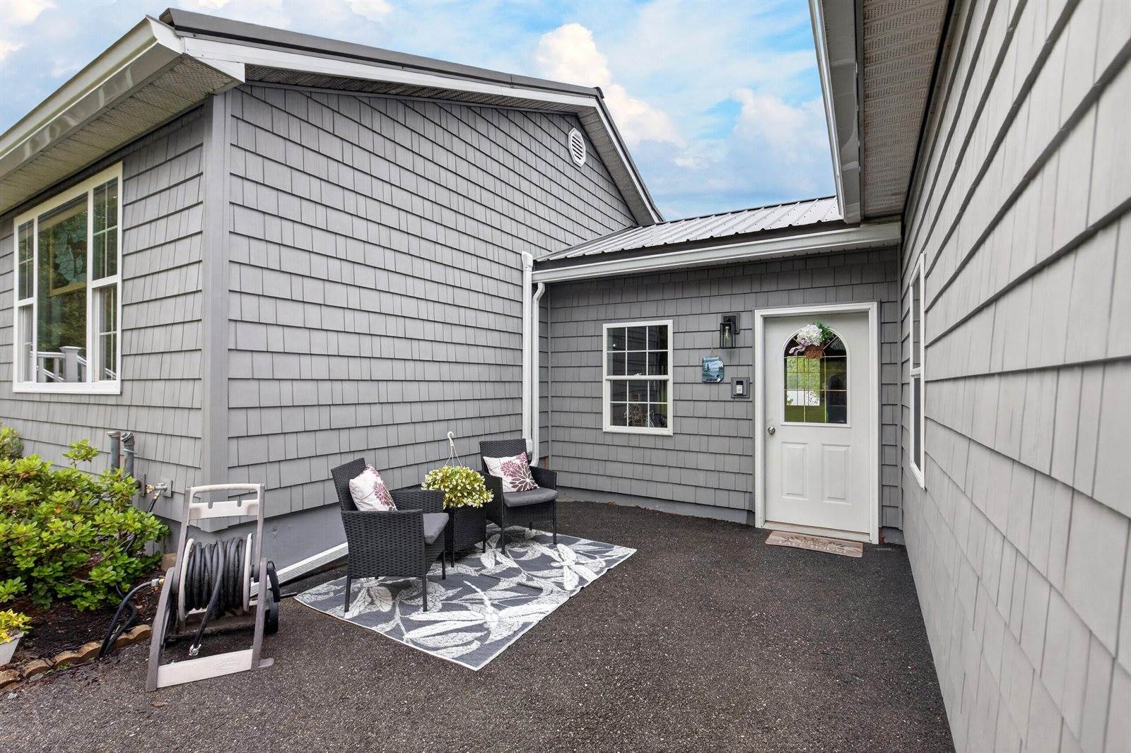 14 Autumn Lane, Lincoln, ME 04457
