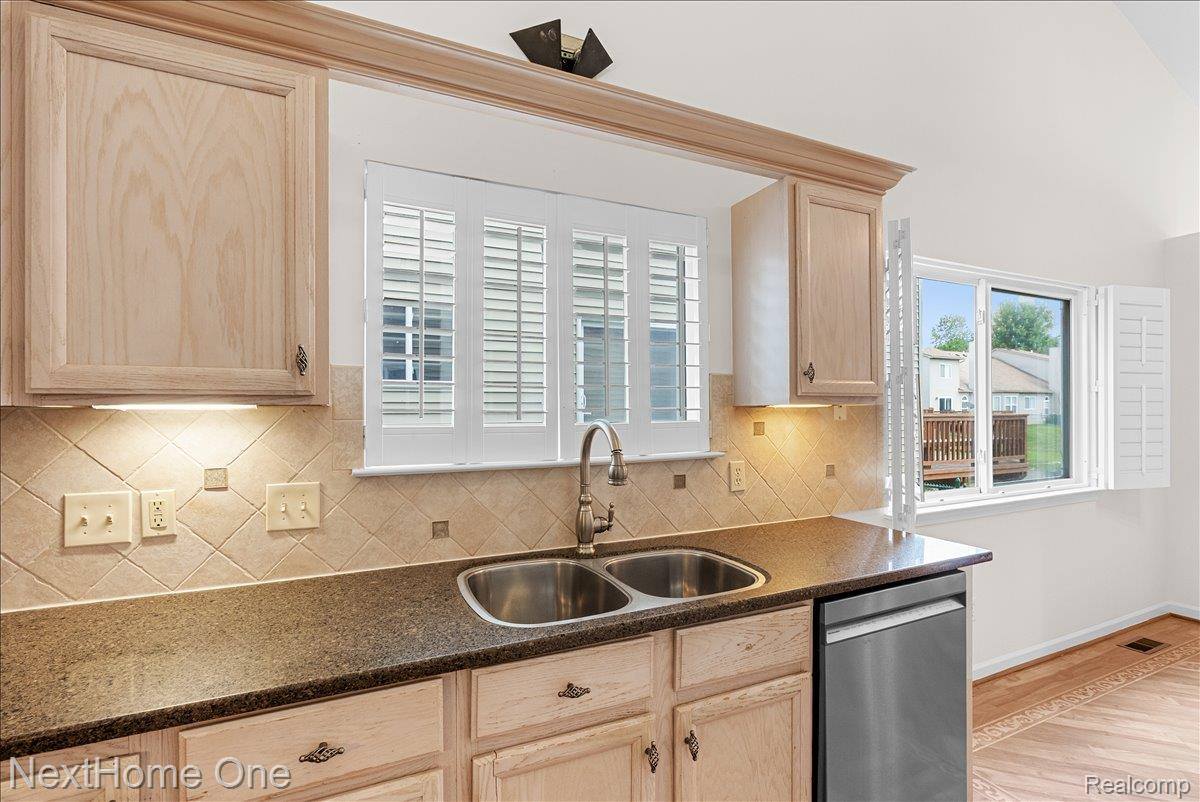 245 Winslow Circle, CommerceCharterTownship_Oakland, MI 48390