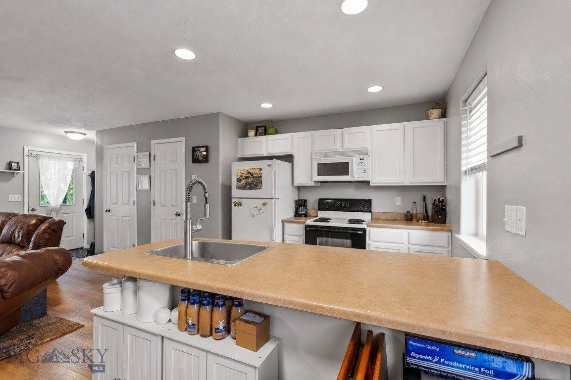 904 Jeanette Place, Belgrade, MT 59714