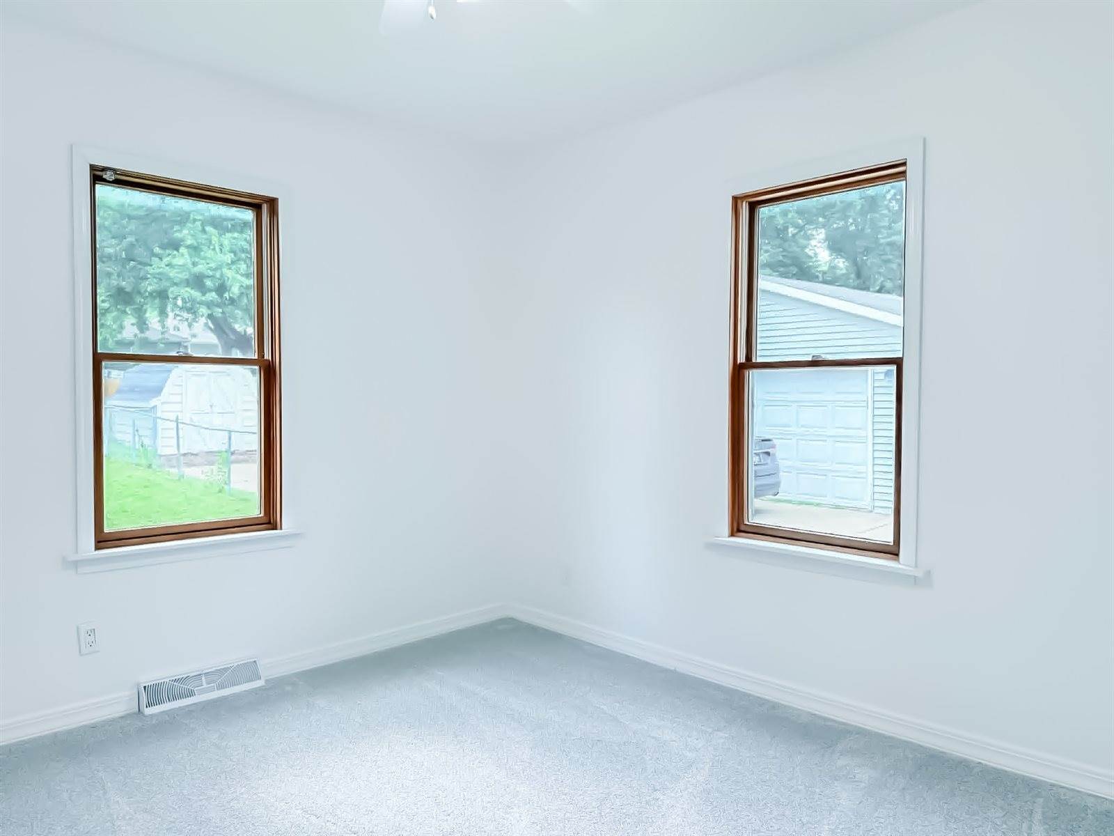3912 67th Street, Urbandale, IA 50322