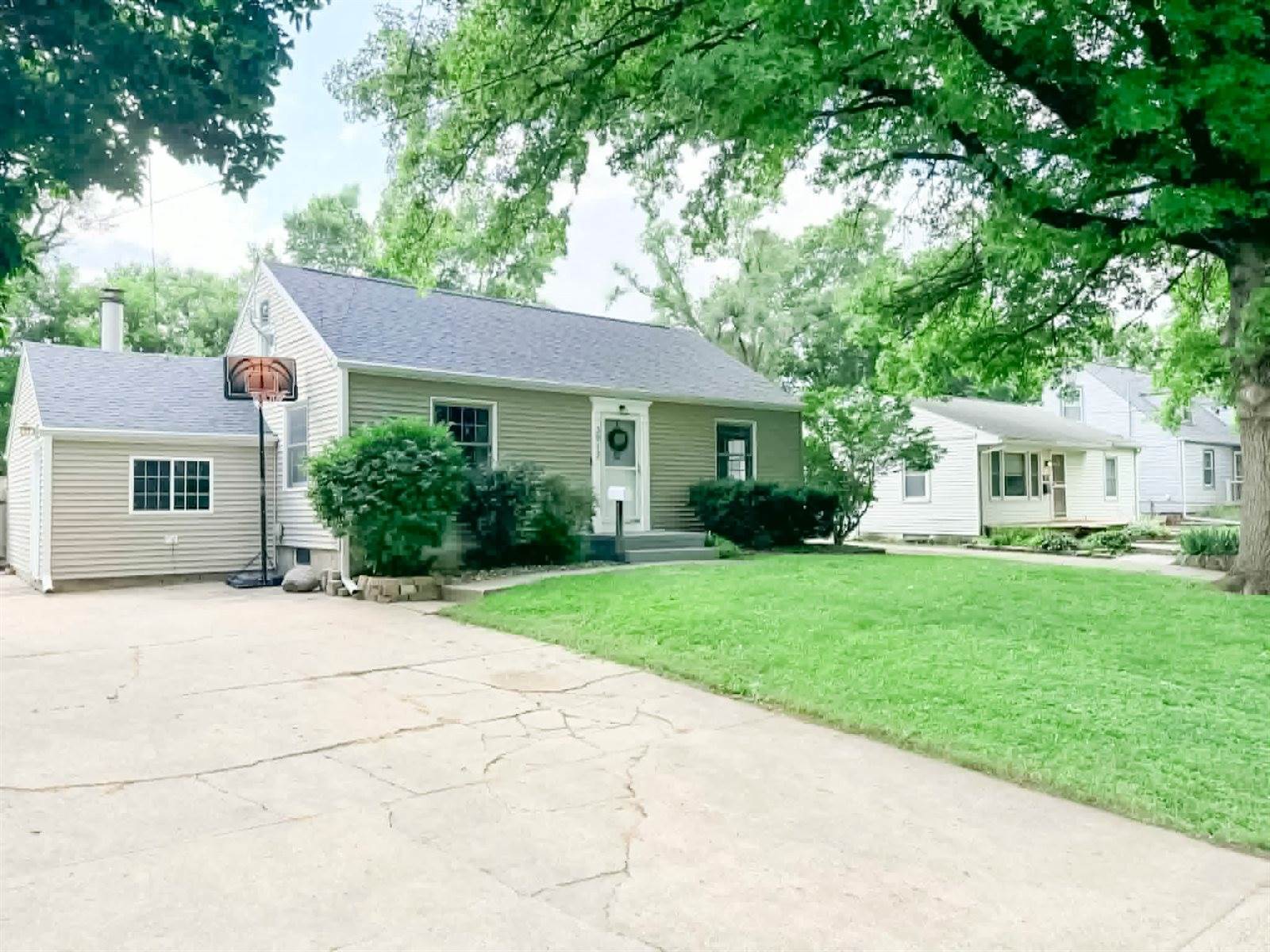 3912 67th Street, Urbandale, IA 50322
