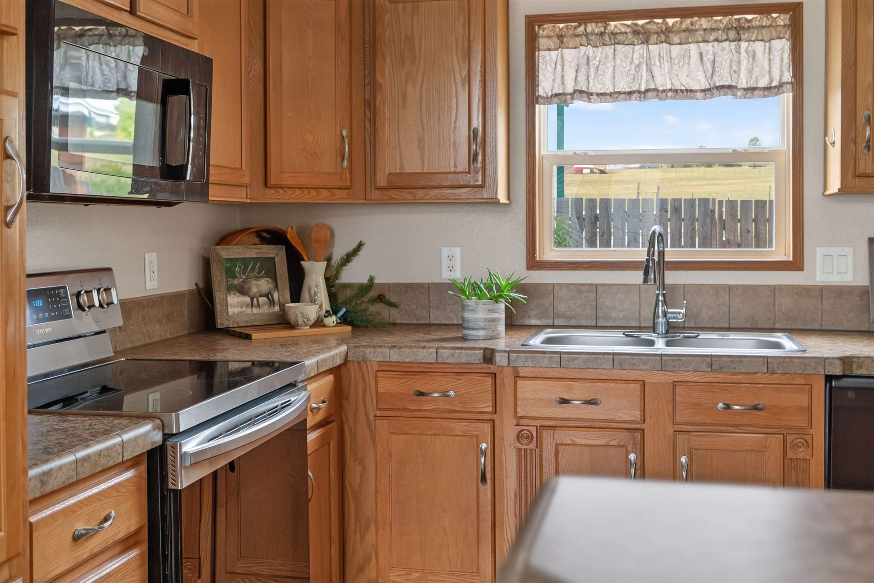 1384 Hackamore Trl, Billings, MT 59101