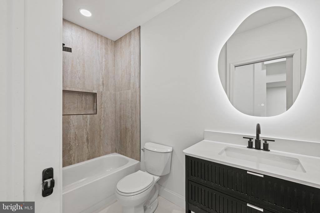 126 North Mount Street, Baltimore, MD 21223