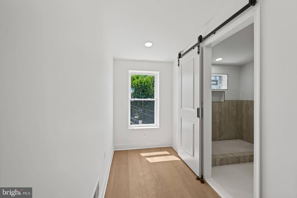 126 North Mount Street, Baltimore, MD 21223