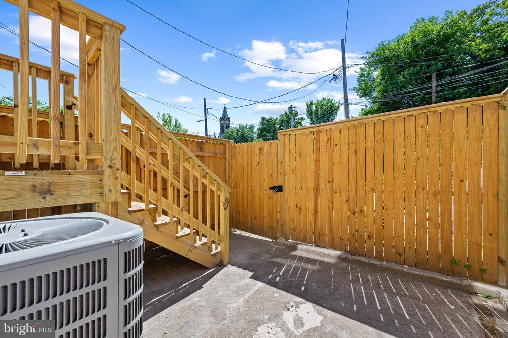126 North Mount Street, Baltimore, MD 21223