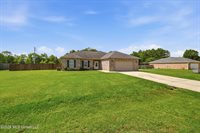 15 Meadow Path Circle, Picayune, MS 39466