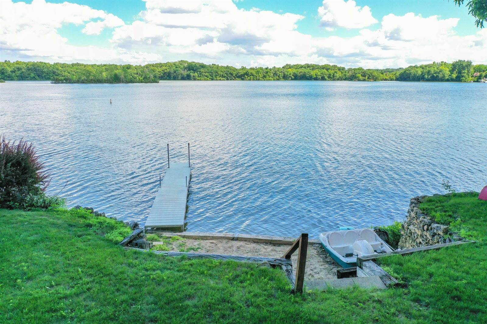 N7866 Kettle Moraine Dr, Whitewater, WI 53190