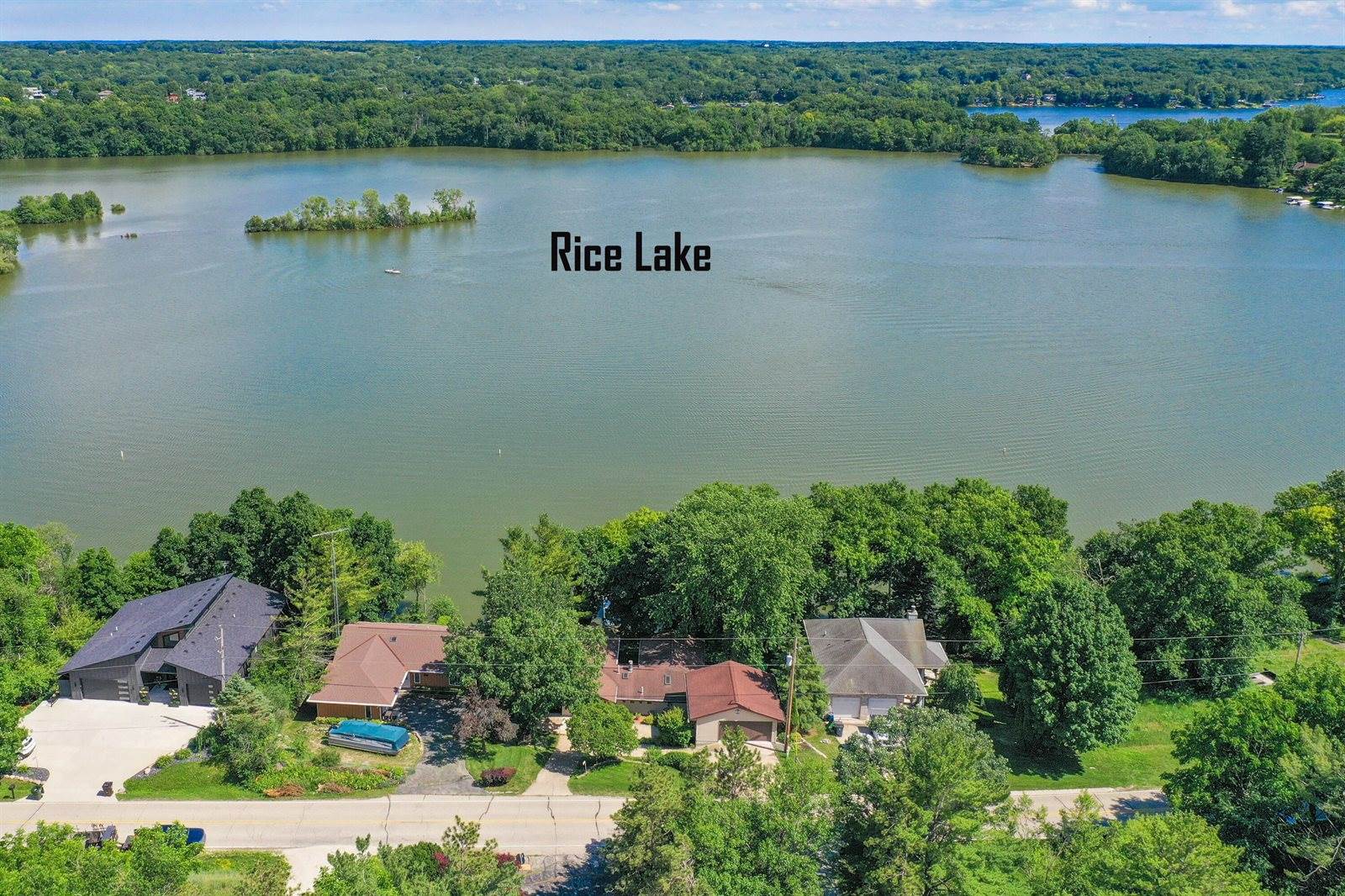 N7866 Kettle Moraine Dr, Whitewater, WI 53190