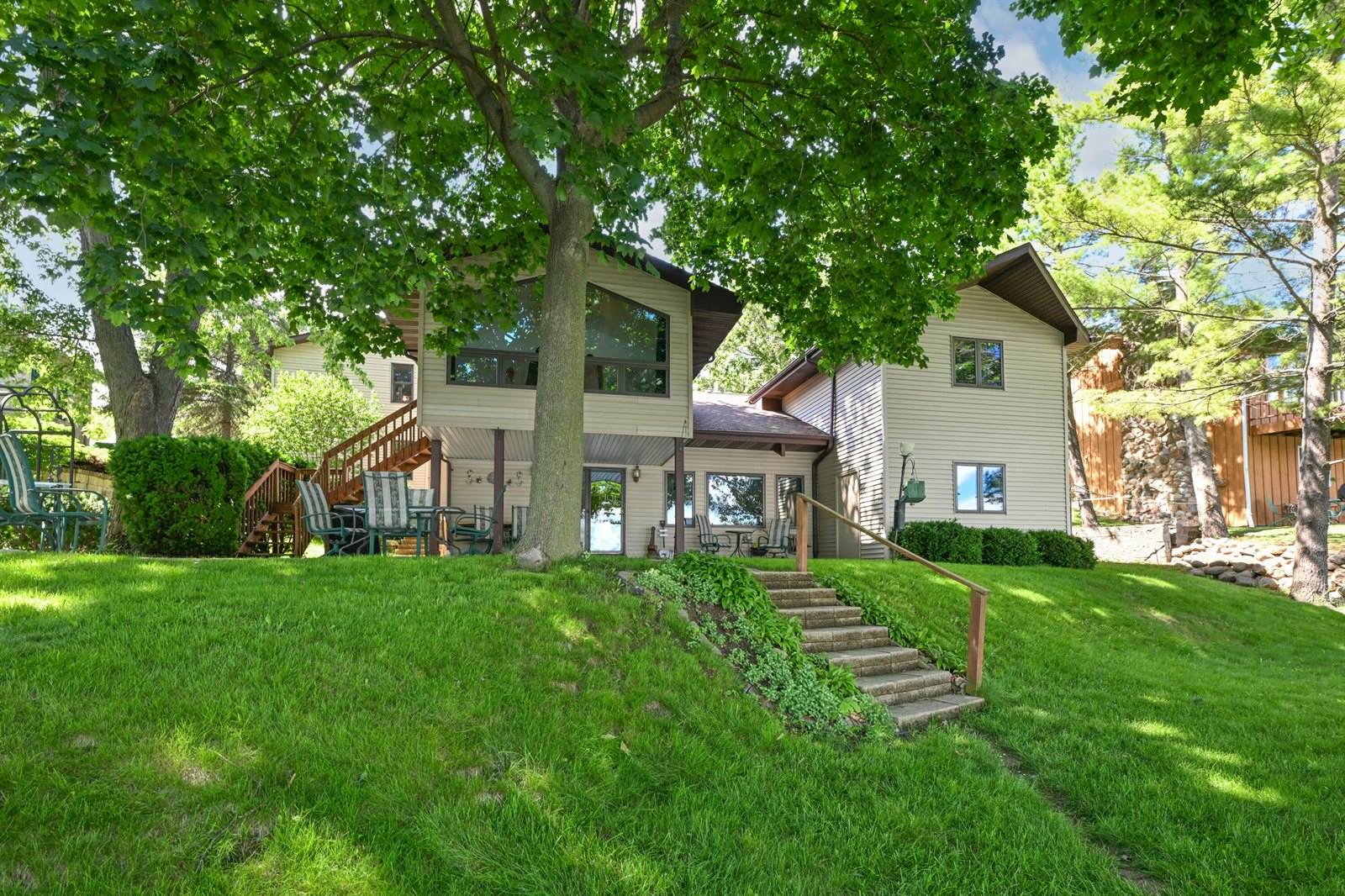 N7866 Kettle Moraine Dr, Whitewater, WI 53190