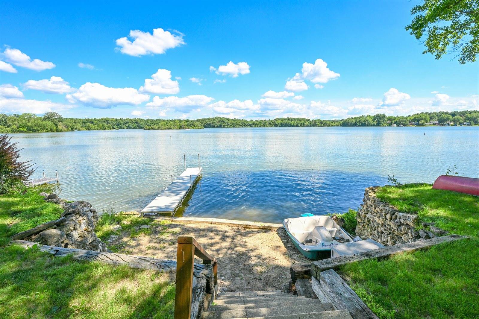 N7866 Kettle Moraine Dr, Whitewater, WI 53190