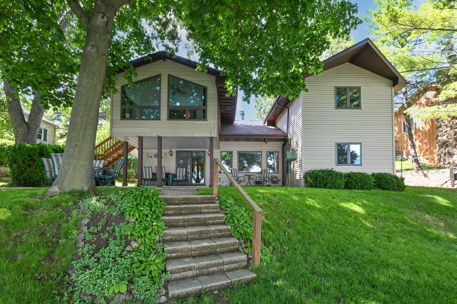 N7866 Kettle Moraine Dr, Whitewater, WI 53190