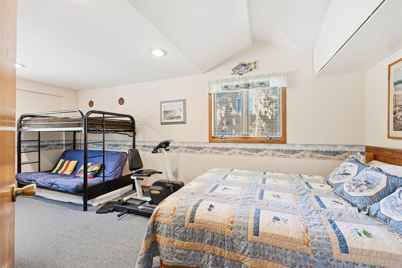 N7866 Kettle Moraine Dr, Whitewater, WI 53190