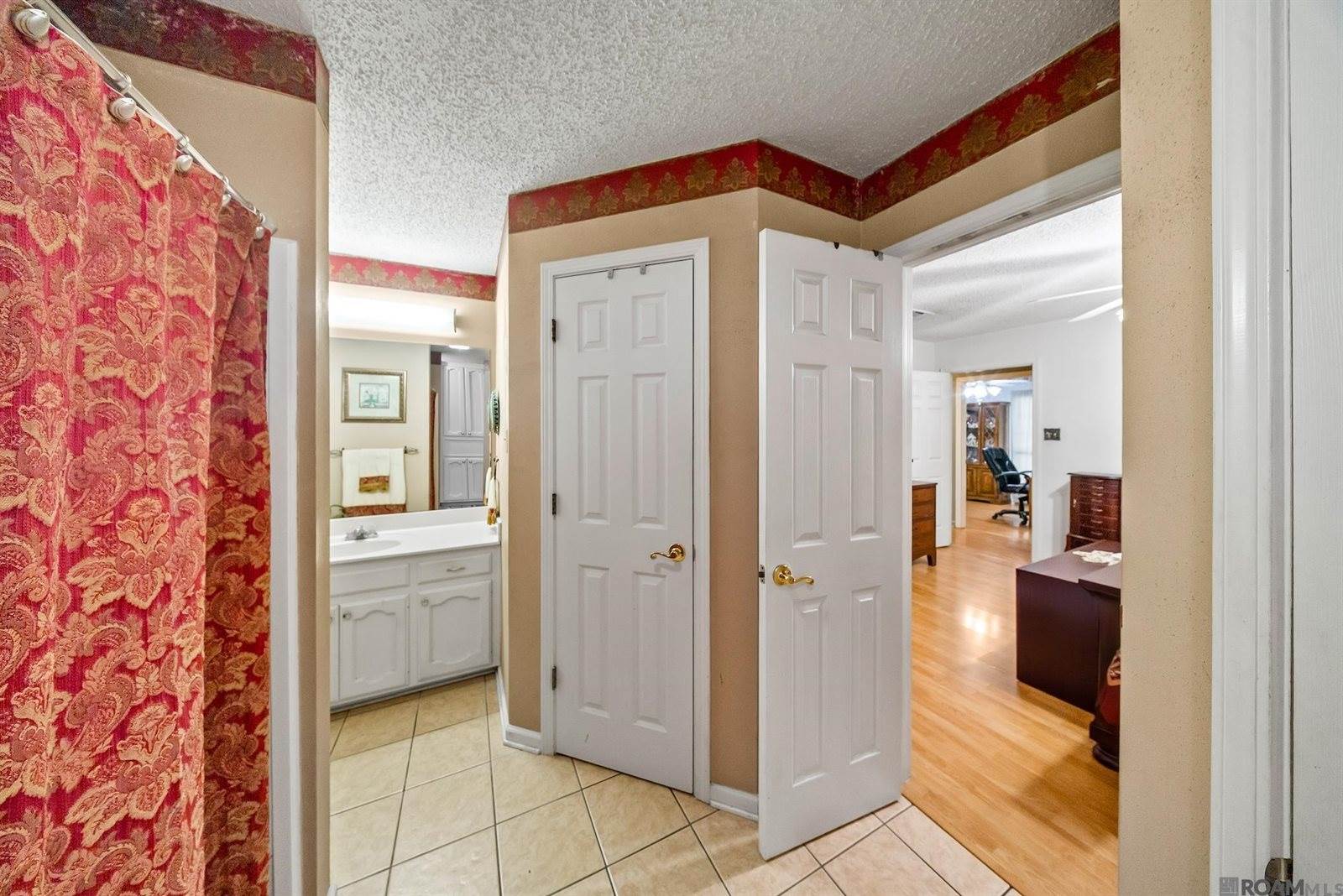 16263 North Galvez Ave, Prairieville, LA 70769