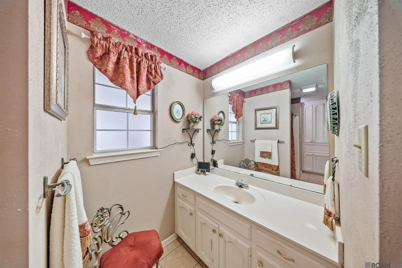 16263 North Galvez Ave, Prairieville, LA 70769