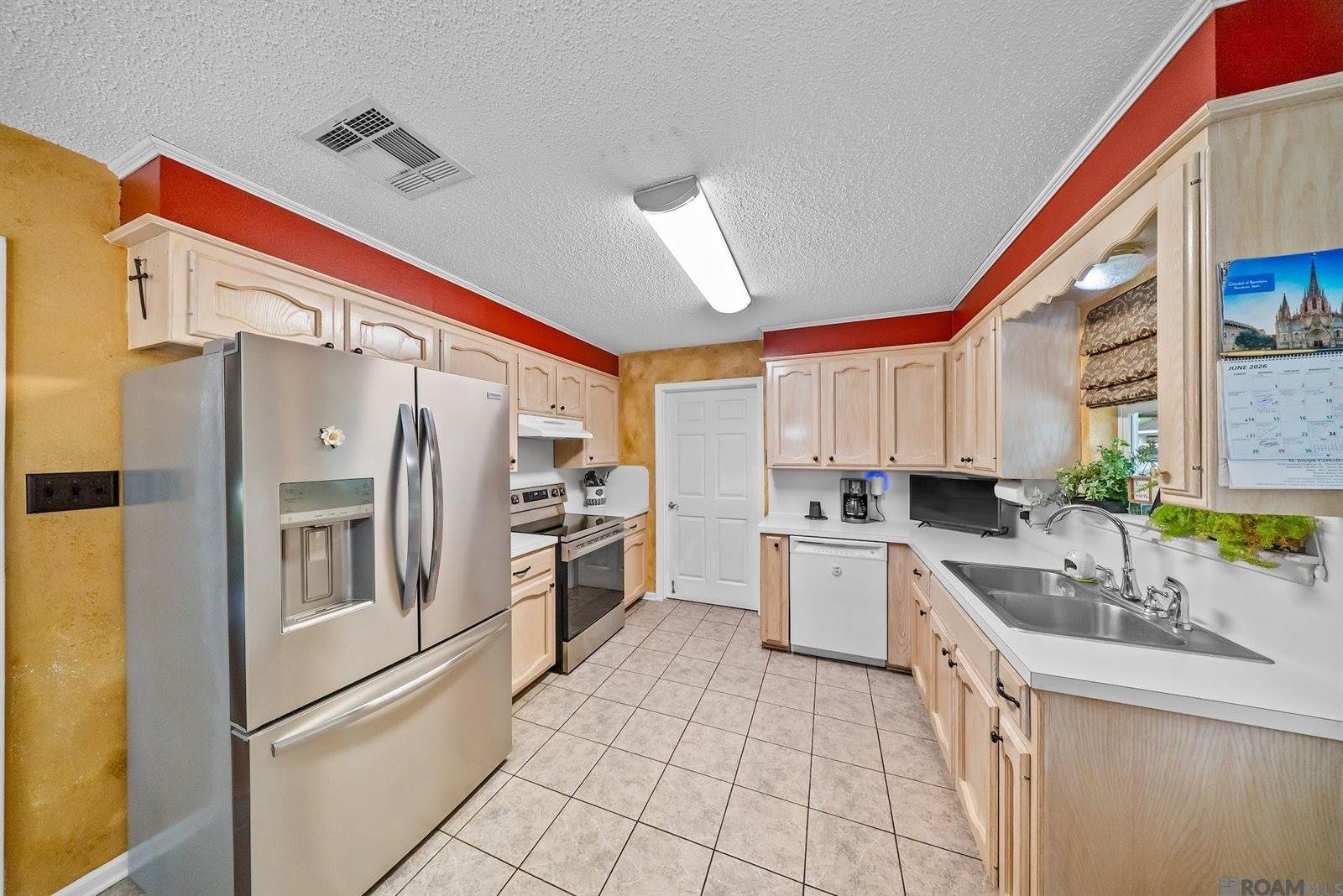 16263 North Galvez Ave, Prairieville, LA 70769