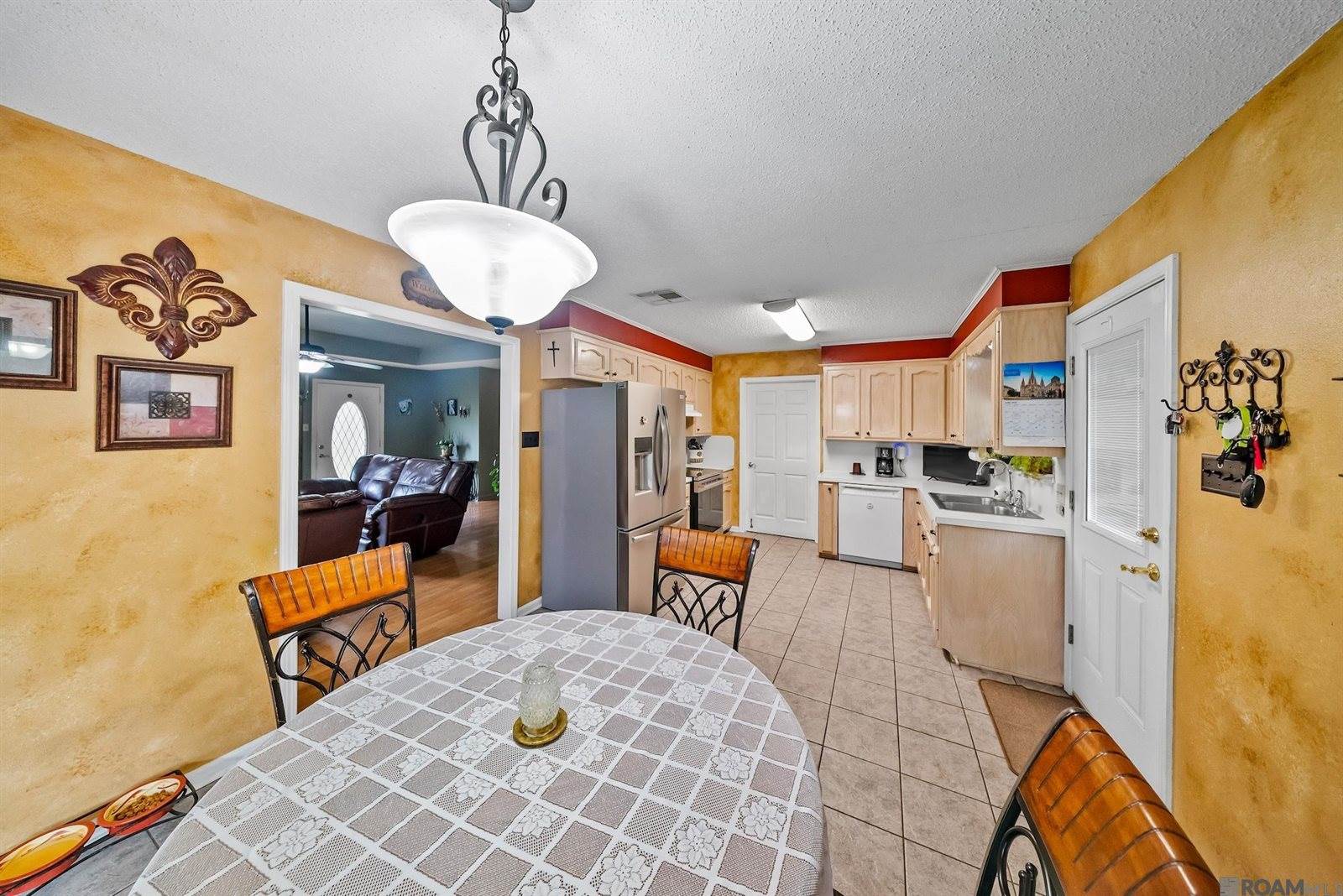 16263 North Galvez Ave, Prairieville, LA 70769