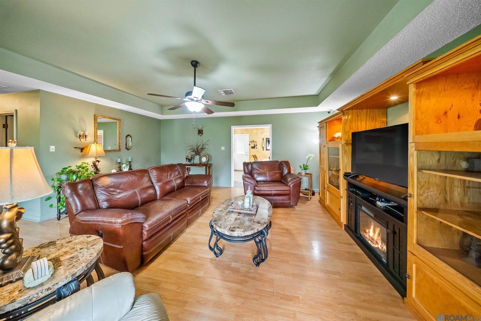 16263 North Galvez Ave, Prairieville, LA 70769