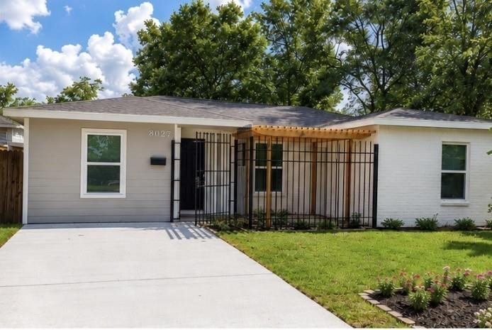 8027 Herschelwood Street, Houston, TX 77033