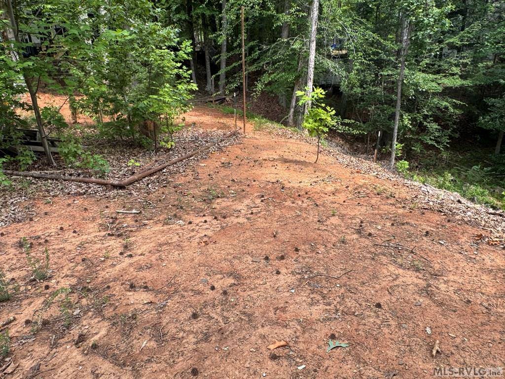 126 Des Moines, Bracey, VA 23919