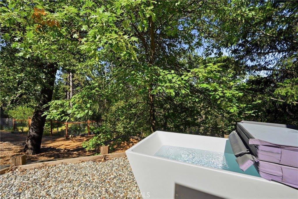 11240 Loch Lomond Road, Cobb, CA 95461