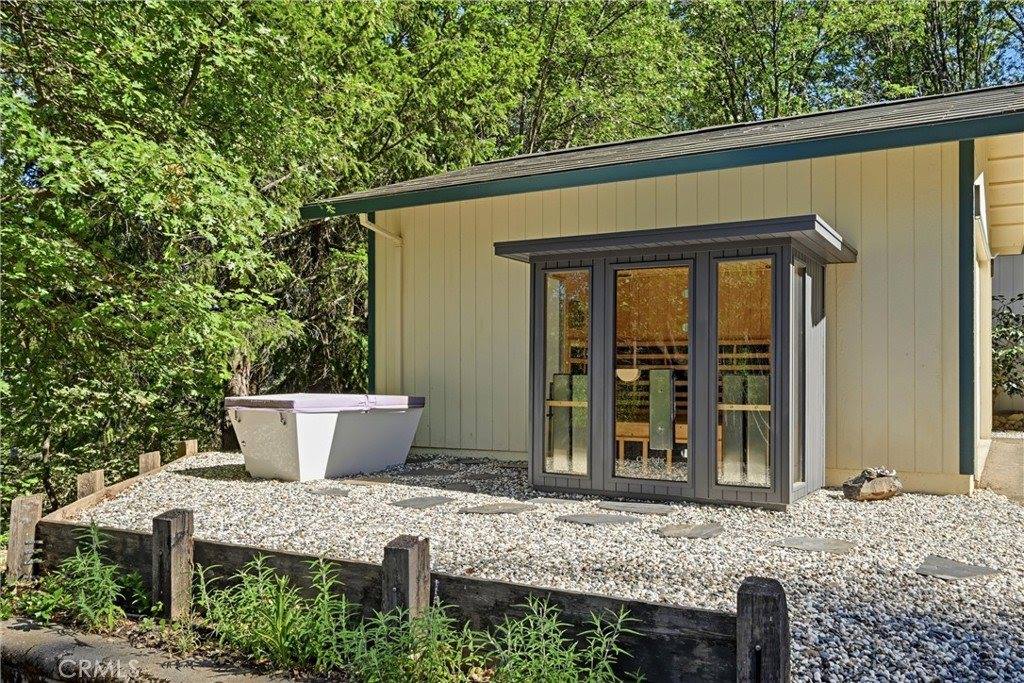 11240 Loch Lomond Road, Cobb, CA 95461