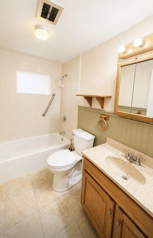 40 Partridge Dr, Springfield, MA 01119
