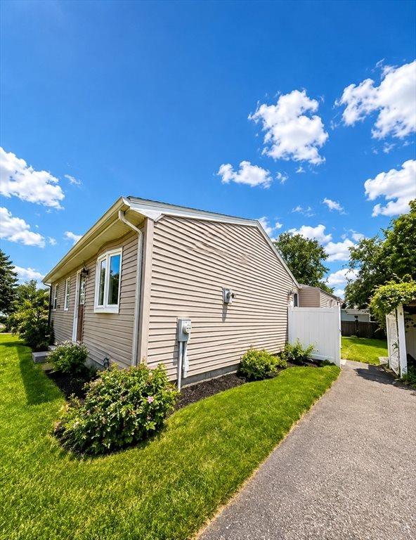 40 Partridge Dr, Springfield, MA 01119