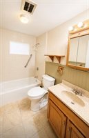 40 Partridge Dr, Springfield, MA 01119