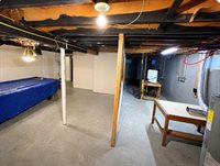 40 Partridge Dr, Springfield, MA 01119