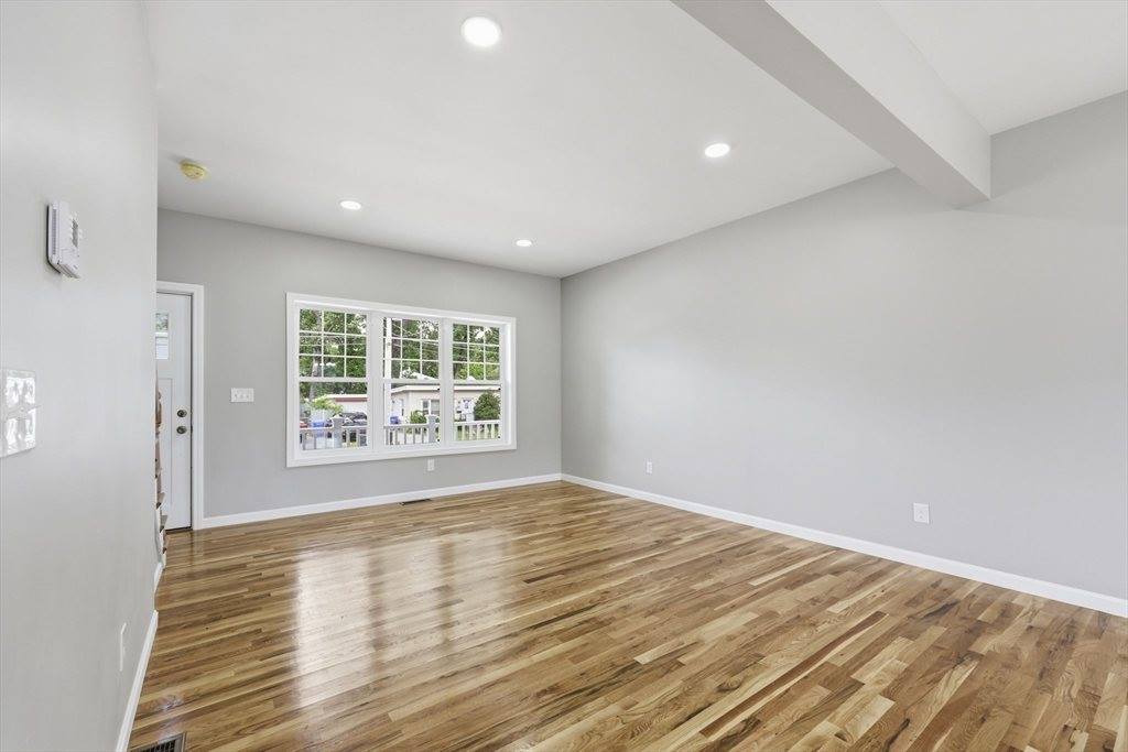 30 Goldenrod, Springfield, MA 01109