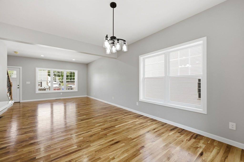 30 Goldenrod, Springfield, MA 01109