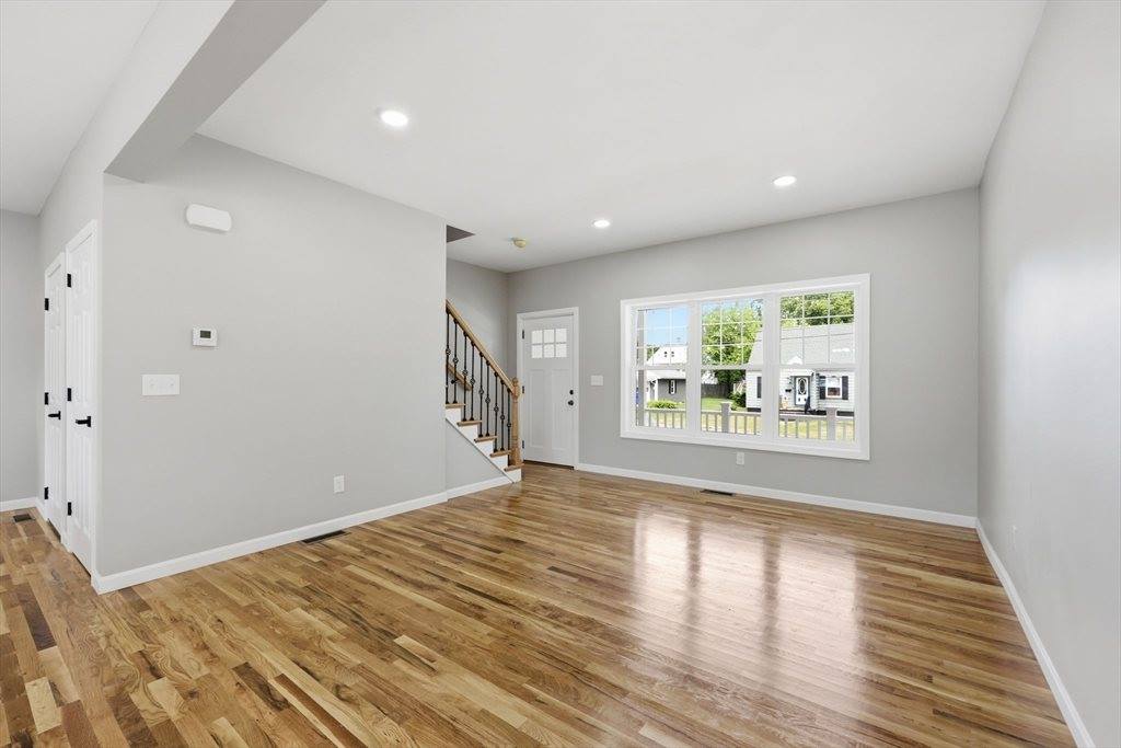 30 Goldenrod, Springfield, MA 01109