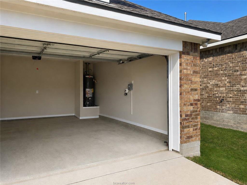 5923 Eldora Drive, College Station, TX 77845