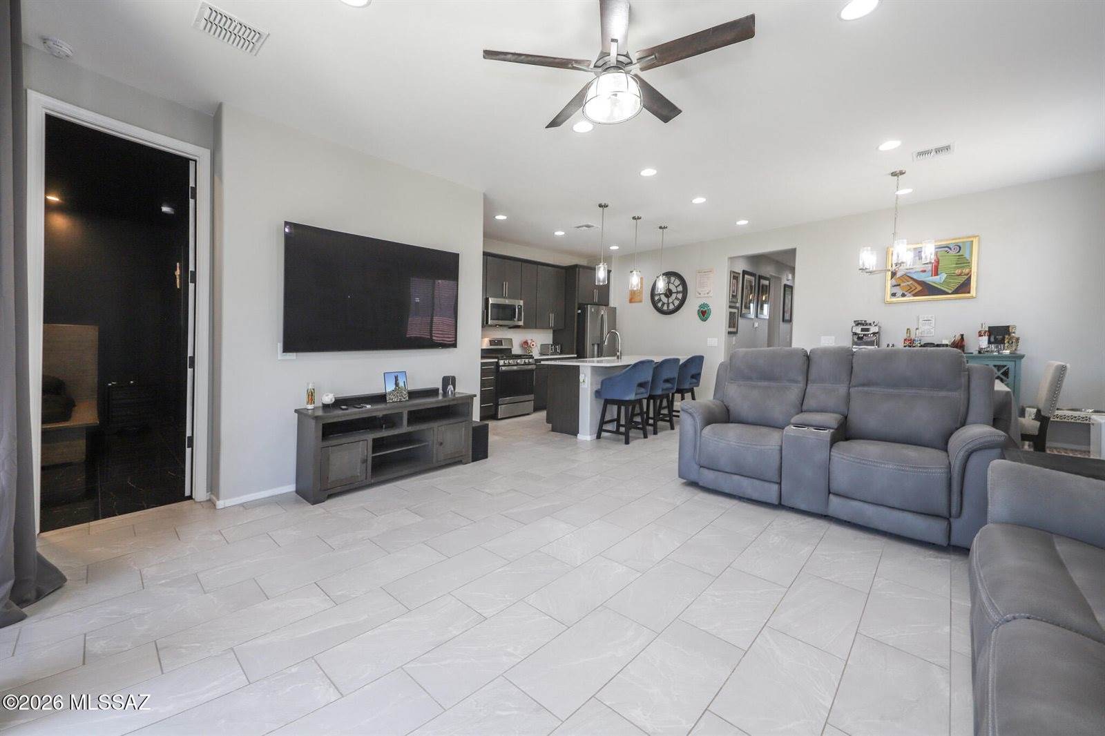 7771 South Wolf Creek Drive, Tucson, AZ 85757