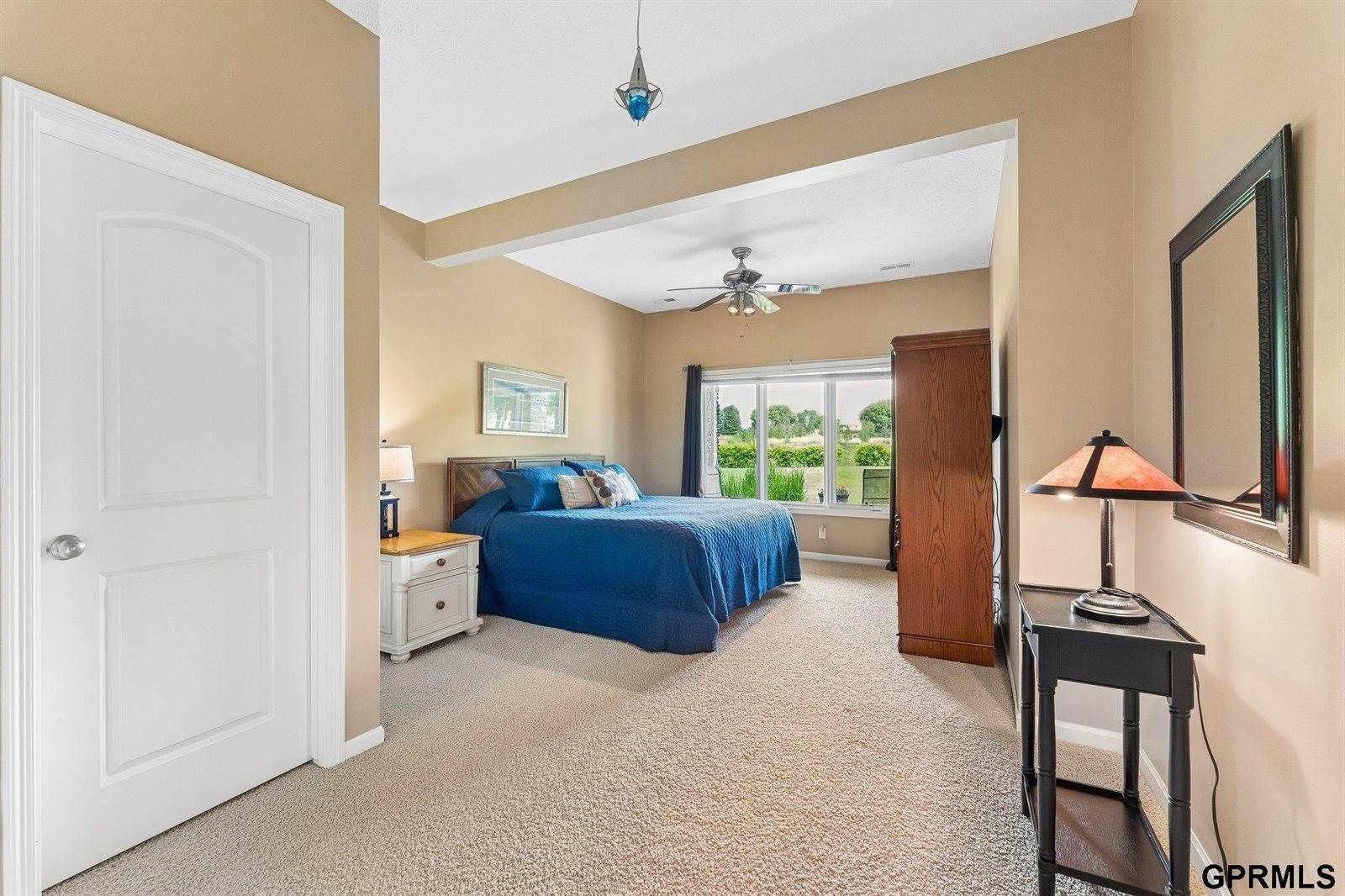 18540 Shadow Ridge Drive, Omaha, NE 68130