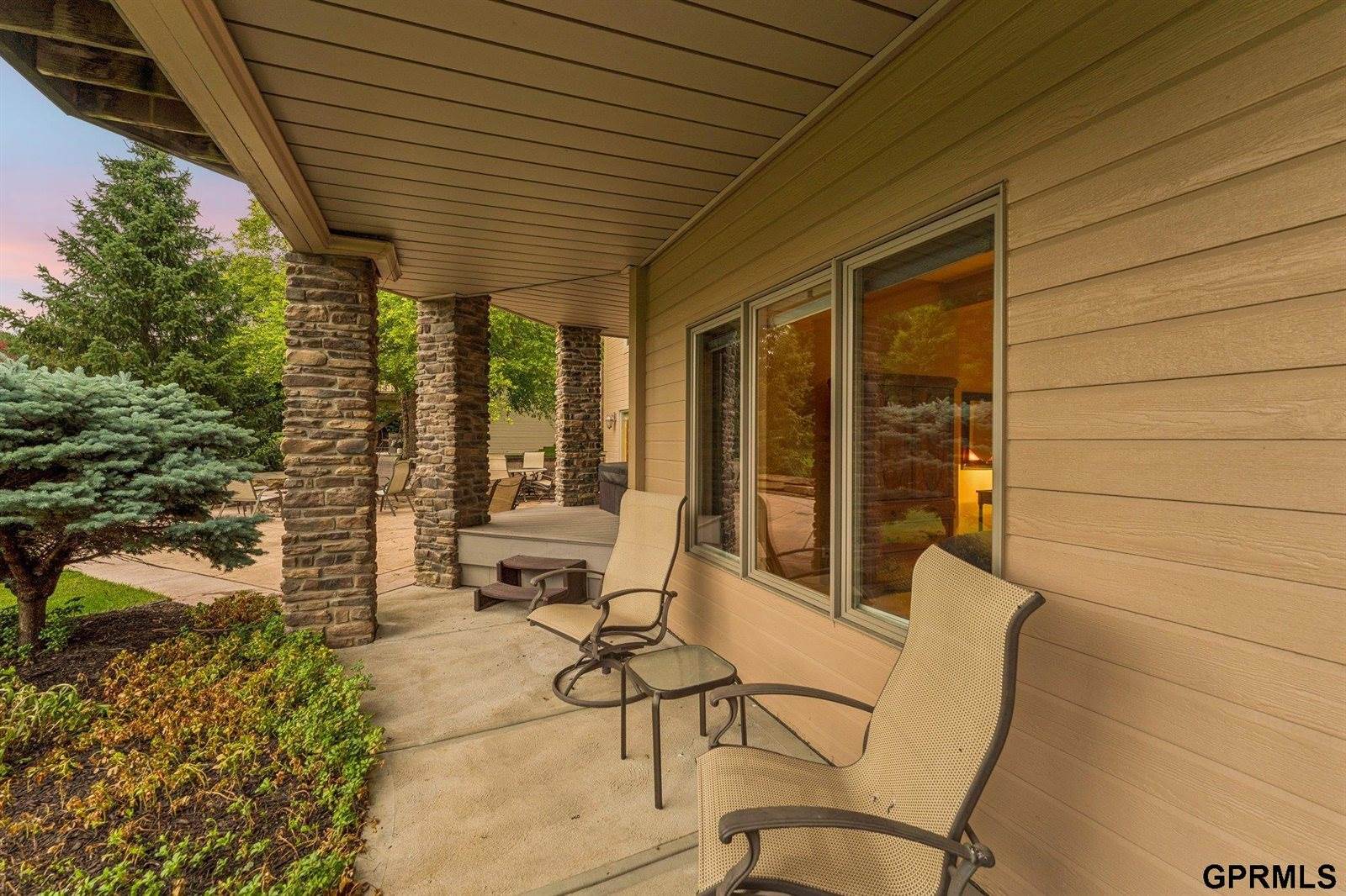 18540 Shadow Ridge Drive, Omaha, NE 68130