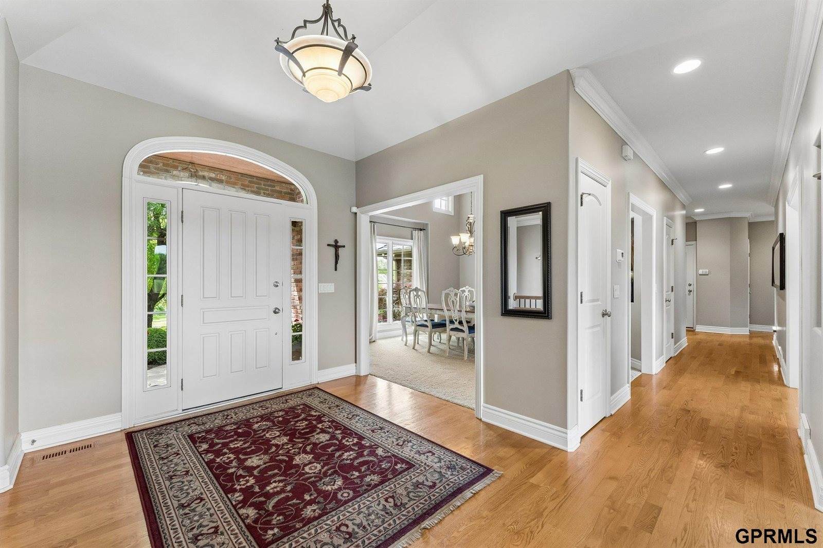 18540 Shadow Ridge Drive, Omaha, NE 68130