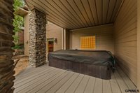 18540 Shadow Ridge Drive, Omaha, NE 68130