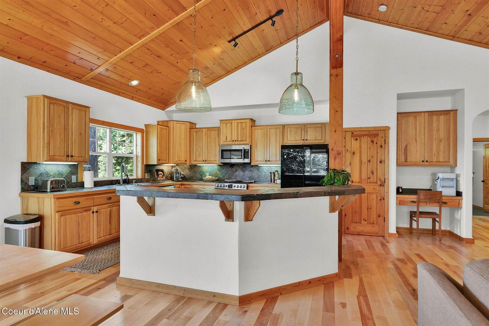 316 Brisboys Rd, Sagle, ID 83860
