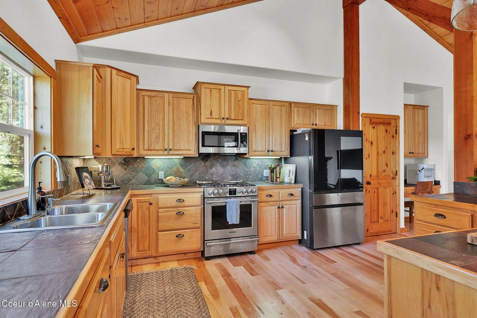 316 Brisboys Rd, Sagle, ID 83860