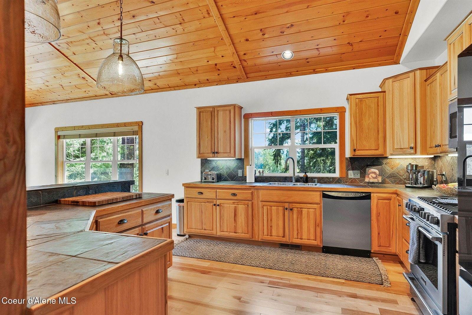 316 Brisboys Rd, Sagle, ID 83860