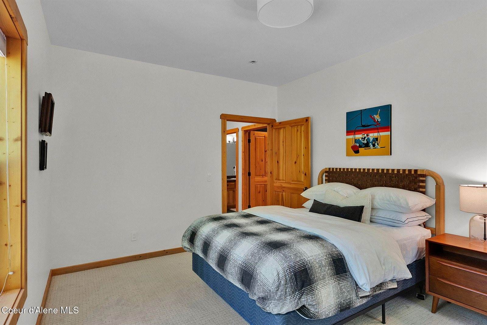 316 Brisboys Rd, Sagle, ID 83860