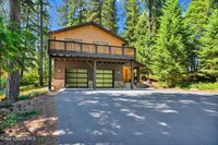 316 Brisboys Rd, Sagle, ID 83860