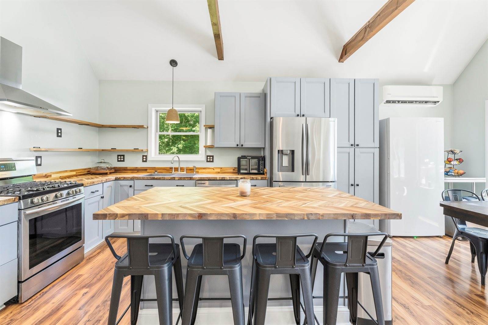 75 Marsh Road, Belfast, ME 04915
