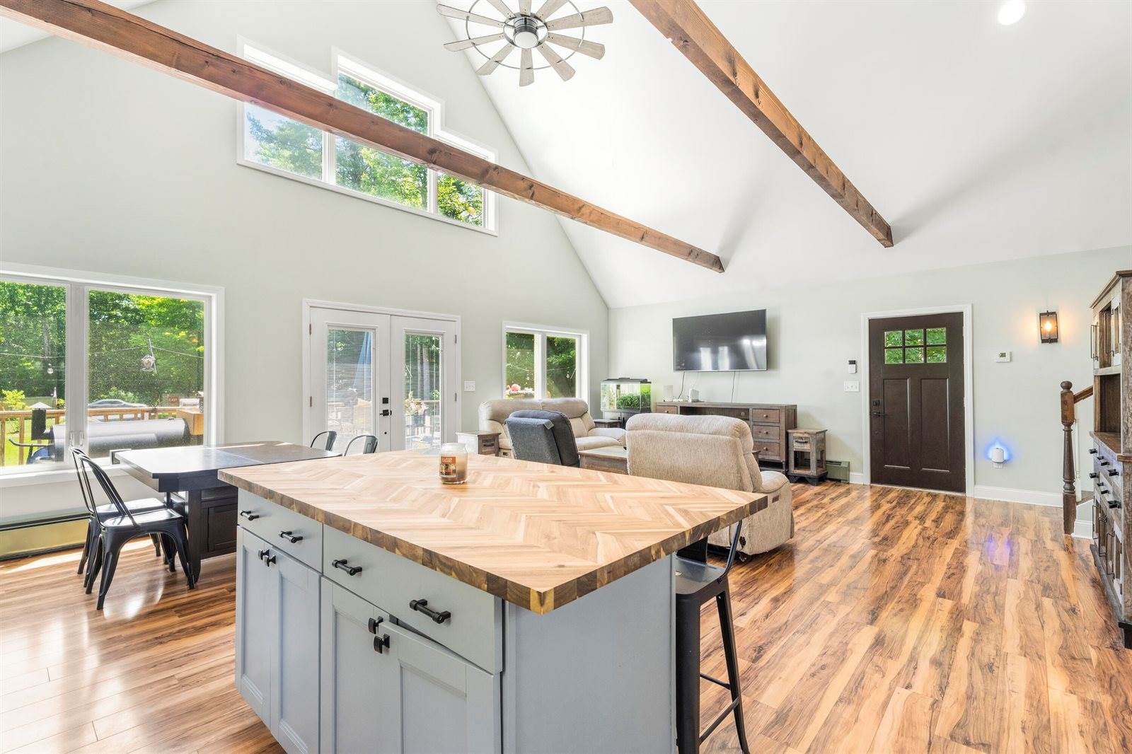 75 Marsh Road, Belfast, ME 04915